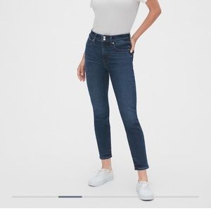 Gap Women’s High Rise Cigarette Jeans
